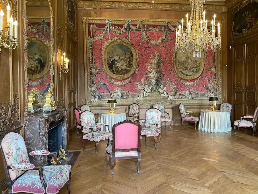 Salon de réception at the Rambouillet chateau Salon de réception at the Rambouillet chateau