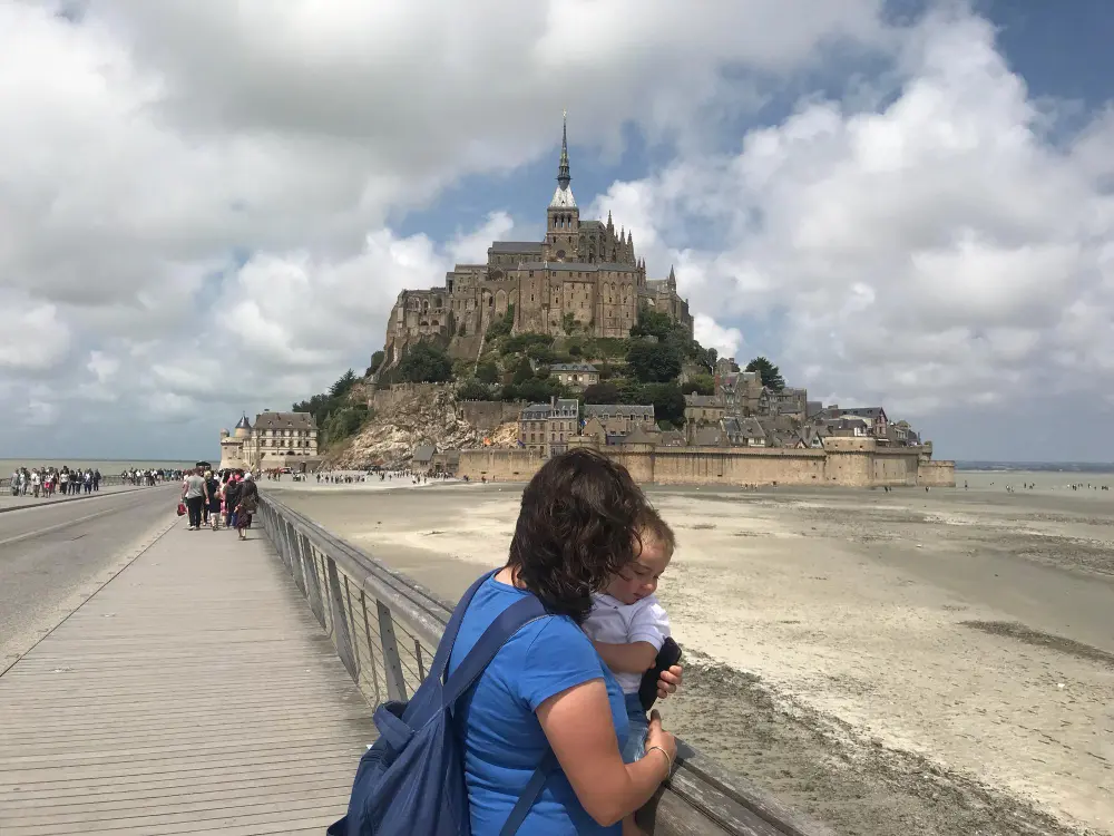 mont-saint-michel people crowds mont-saint-michel people crowds